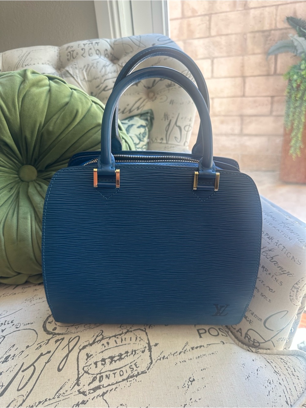 Authentic Louis Vuitton Pont Neuf Handbag Epi Leather Blue